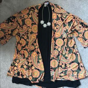 LulaRoe Lindsay kimono size small